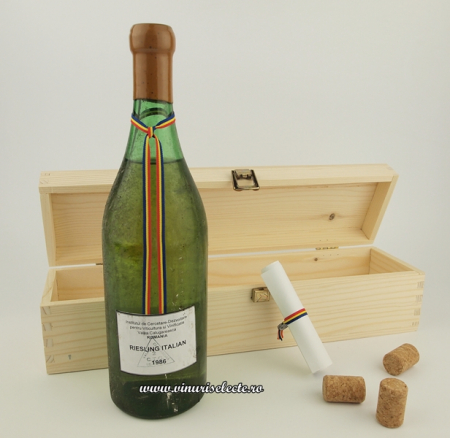 1986 - Riesling Italian 1986 Valea Calugareasca in cutie lemn