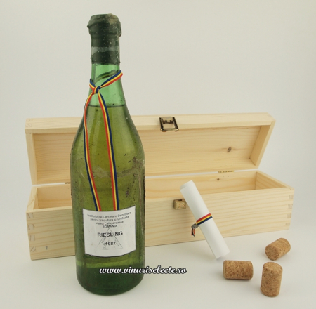 1987 - Riesling Italian 1987 Valea Calugareasca in cutie lemn