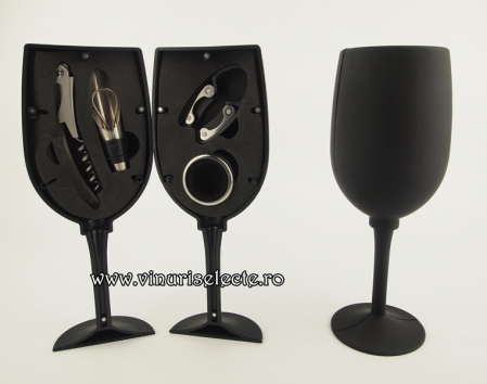 Accesorii vin - Set in forma de pahar cu 4 accesorii (tirbuson, antipicurator,desfacator capisoane si inel)