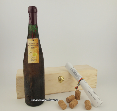 Vin Alb - Tamaioasa Romaneasca 1964 Cotnari in cutie lemn