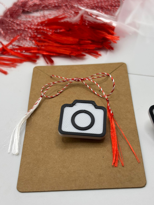Mărțișor Tehnologie – Cameră foto printat 3D cu broșă | Cadou 1 Martie [2]