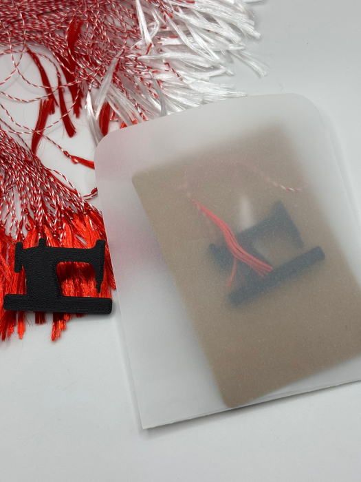 Mărțișor Mașină de Cusut Printat 3D – Broșă 1 Martie [3]