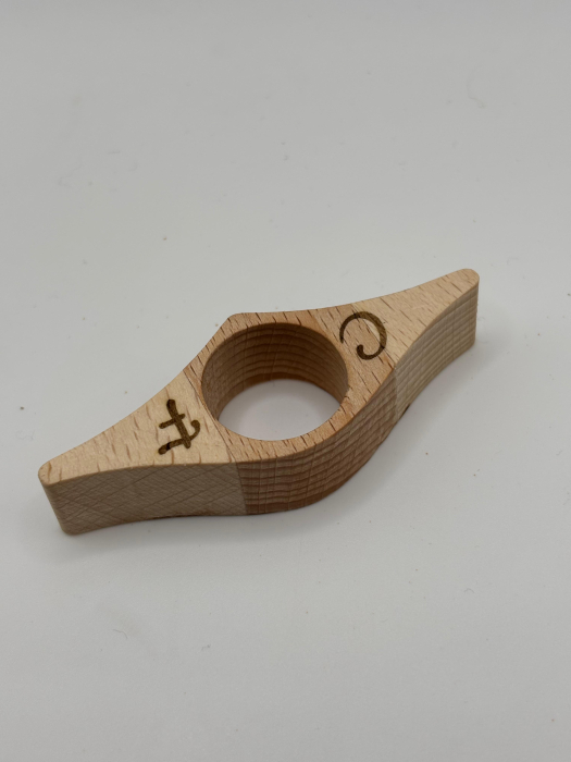 Suport de pagini din lemn masiv – personalizat prin gravare [3]