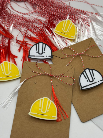 Mărtișor - Mărțișor Cască Protecție Printat 3D – Galben sau Alb | 1 Martie