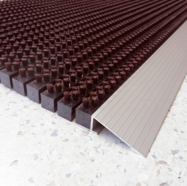 ABI, Pres intrare cu profil din aluminiu [1]