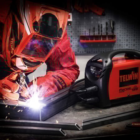 FORCE 165 - Aparat de sudura tip invertor cu electrod [2]