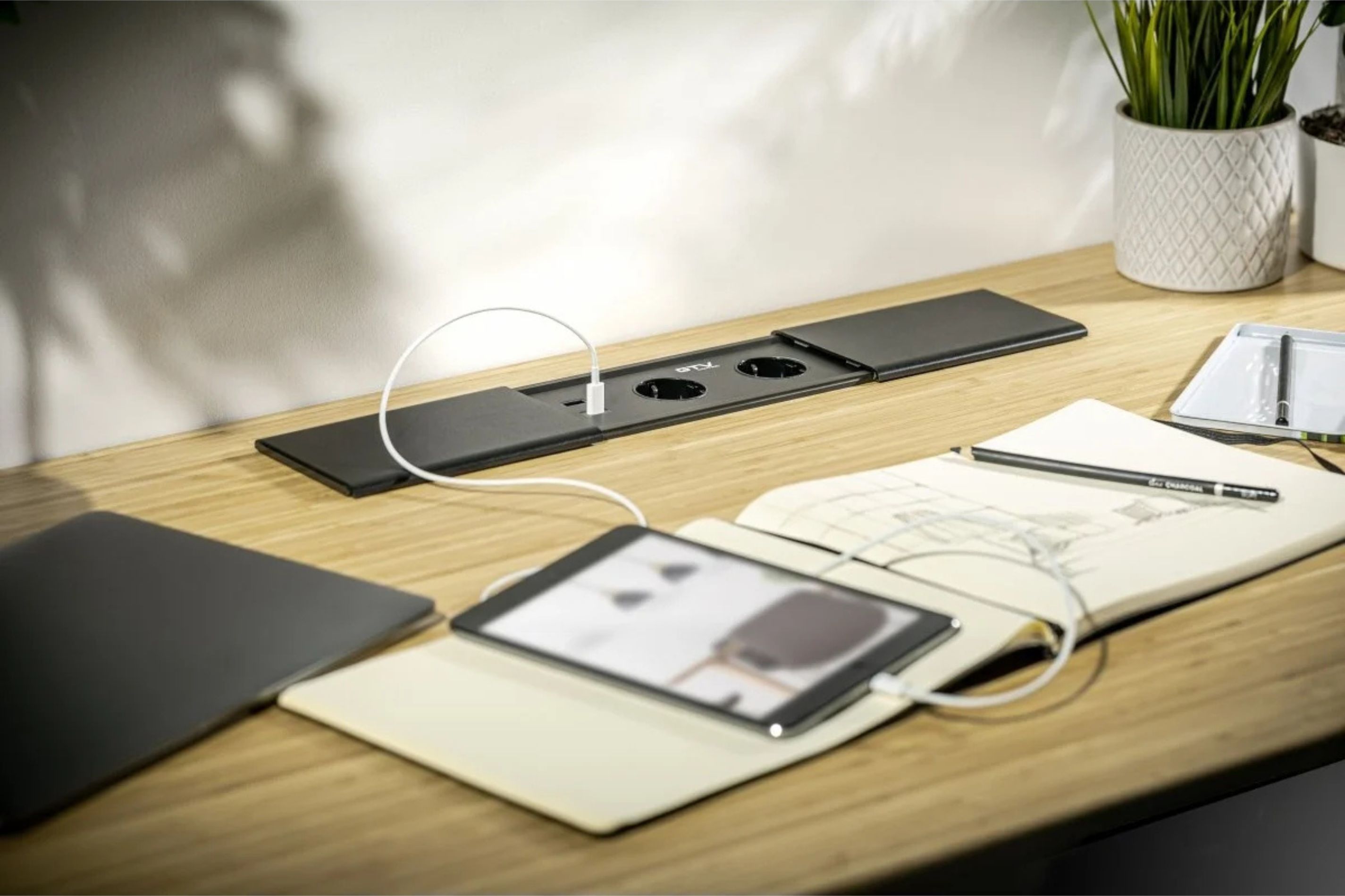 Prestino - Priză încorporabilă în blat, 2 prize Schuko, USB A + C, HDMI, RJ45
