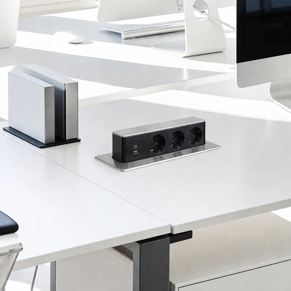 Priză încorporabilă cu USB C, HDMI, RJ45 sau wireless: ce alegi în funcție de utilizare
