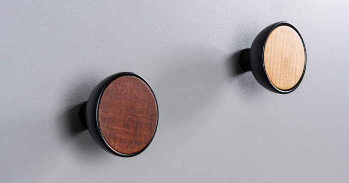 Agățătoare cuier Bol, finisaj negru mat cu lemn sapelli natur, 45x31.2 mm [2]