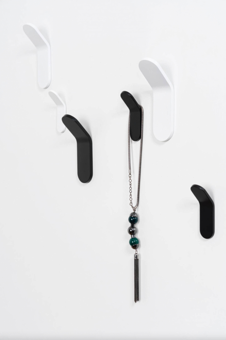 Tik - Agatatoare cuier, finisaj negru mat, 25x80x30 mm [5]