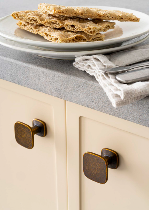 Quart Mini - Buton pentru mobila, finisaj alama rustica, 26x26 mm [4]