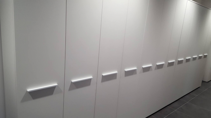 Angle - Maner pentru mobilier, finisaj alb mat, L 900 mm [3]