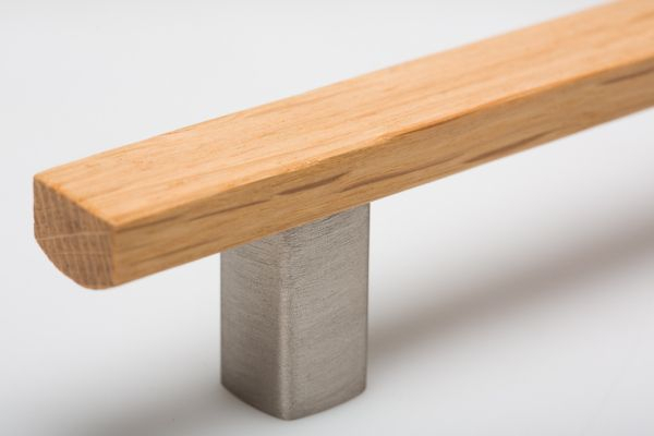 Ara W - Maner pentru mobila, finisaj otel inoxidabil/stejar, L:220 mm [4]