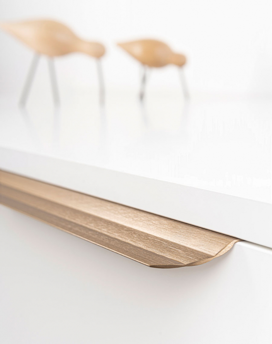 Skala - Maner pentru mobila, finisaj alama cava periata, L 350 mm [3]