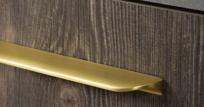 Nick - Maner pentru mobilier, alama periata, L: 178 mm [3]