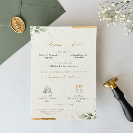Colectia Invitatii Luxury - invitație de nuntă cu foiță de aur aplicată manual pe carton alb texturat și plic verde