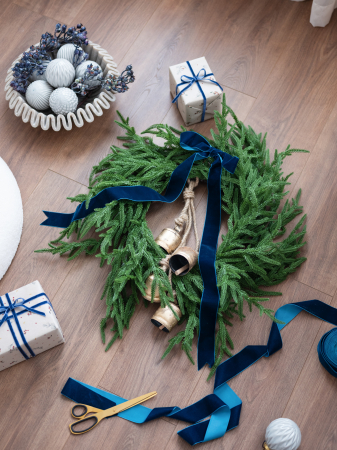 COLECȚIA DE IARNĂ - Coroniță Royal Blue Artificială