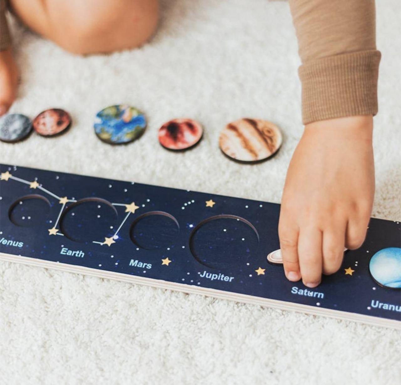Joc Montessori de tip puzzle incastru – Sistemul Solar [2]