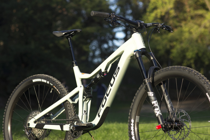 Bicicleta full suspension Focus Jam 6.9 Sky Grey L [5]