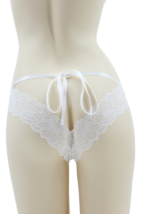 Chiloti sexy brazilieni cu dantela si decupaj in zona feselor MFF235alb [2]