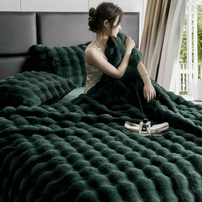 Lenjerie de pat dublu pufoasa din blanita artificiala de iepure 6 piese LBI-02 [6]