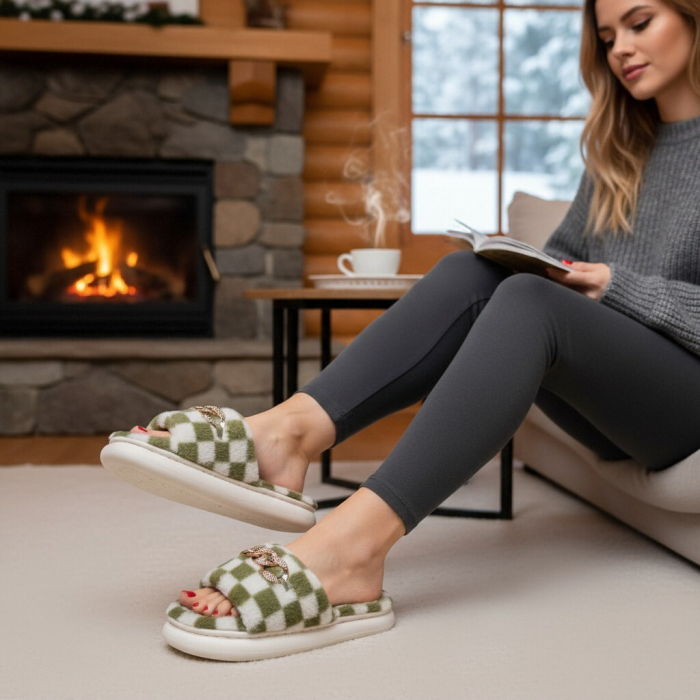 Papuci de casa pufosi, model in carouri H15verde [6]