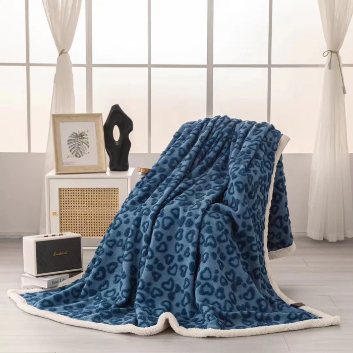Patura cocolino cu dos plusat pentru pat dublu, model cu inimi gofrate BW-6 [2]