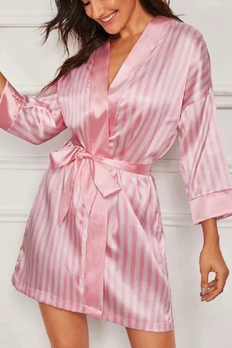 Set pijama sexy satin si dantela 3 piese, bustiera, halat si pantaloni scurti SUSU-013 [3]