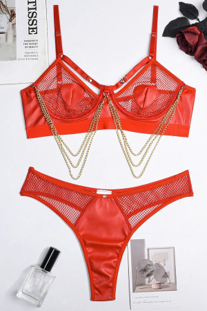 Body-uri - Set lenjerie erotica, sutien cu lanturi metalice aurii si chiloti tanga MDD-8210rosu