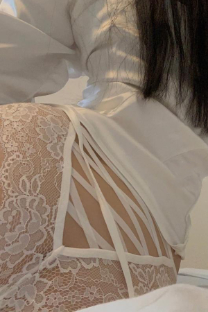 Chiloți sexy - Chiloti sexy brazilieni cu dantela si decupaje la spate MFF8039alb