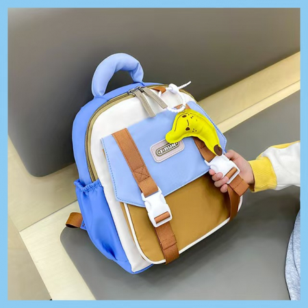 Ghiozdane - Ghiozdan pentru gradinita sau scoala cu accesoriu breloc ZY-2413albastru