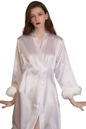 OFERTĂ SPECIALĂ - Halat din satin fin cu puf pentru mireasa, inscriptionat ' Bride ' SUSU-010alb