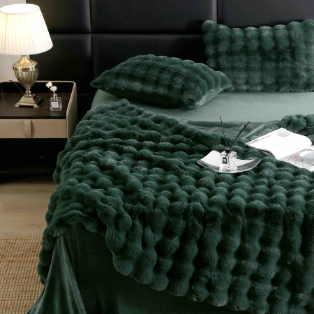 Lenjerii de pat dublu - Lenjerie de pat dublu pufoasa din blanita artificiala de iepure 6 piese LBI-02