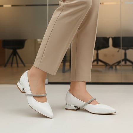 Pantofi cu toc - Pantofi eleganti cu toc jos C-150alb