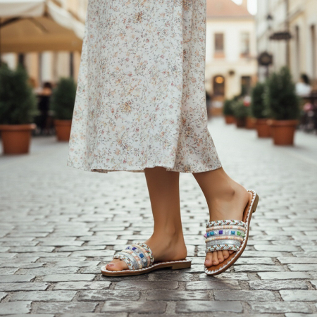 ÎNCĂLȚĂMINTE DAMĂ 39.99 - Papuci cu aplicatii decorative 1134alb