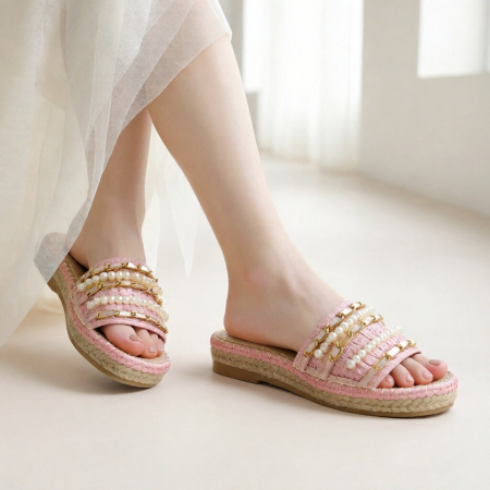 ÎNCĂLȚĂMINTE DAMĂ 29.99 - Papuci cu aplicatii decorative A22-150roz