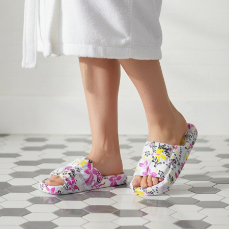 Damă - Papuci cu motiv floral H682alb