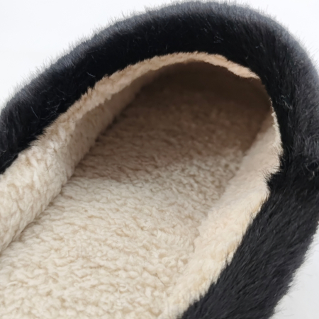 Papuci de casa pufosi D367negru [7]