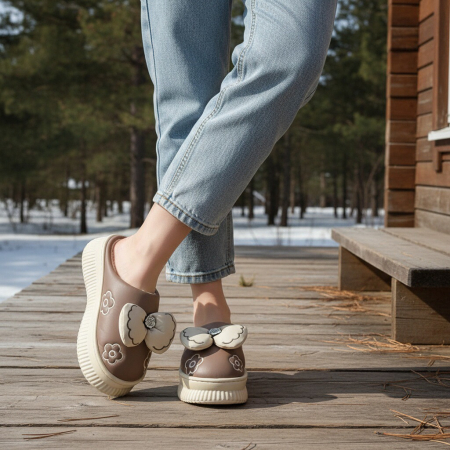 Papuci de casă - Papuci de casa pufosi L736maro