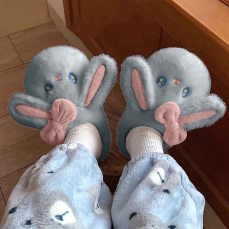 Papuci de casă - Papuci de casa pufosi, model Iepure amuzant C106gri