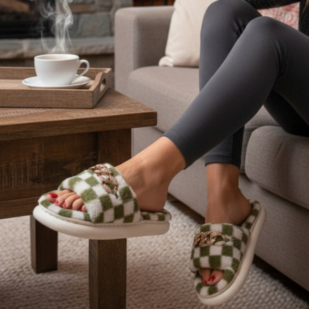 Papuci de casă - Papuci de casa pufosi, model in carouri H15verde