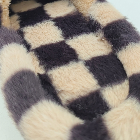 Papuci de casa pufosi, model in carouri H15maro [11]