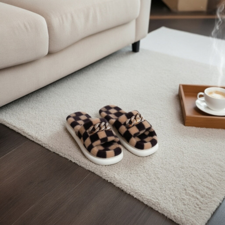 Papuci de casa pufosi, model in carouri H15maro [6]