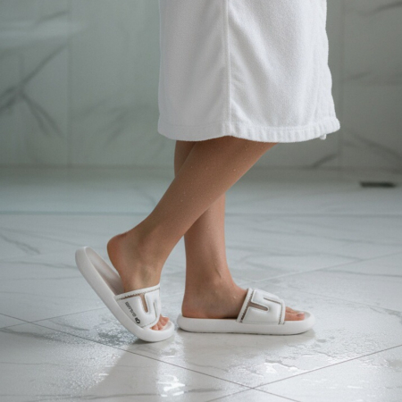 ÎNCĂLȚĂMINTE DAMĂ 29.99 - Papuci H672alb