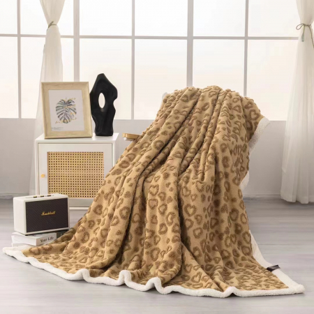 Pături - Patura cocolino cu dos plusat pentru pat dublu, model cu inimi gofrate BW-2
