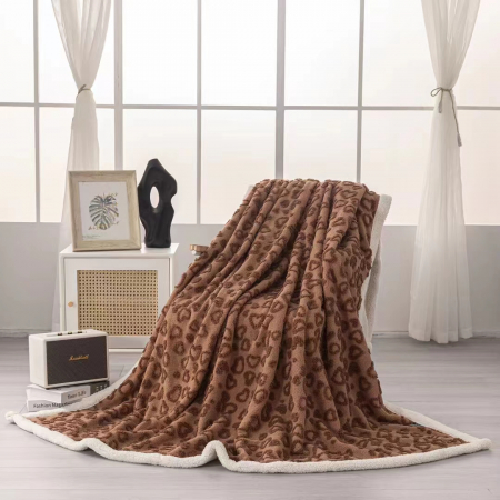 Pături - Patura cocolino cu dos plusat pentru pat dublu, model cu inimi gofrate BW-4