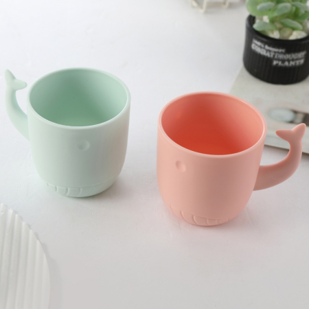 Suporturi și accesorii de baie - Set 4 cani dragute pentru periutele de dinti, model balena SHYE-5297