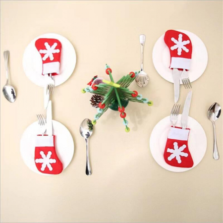Articole pentru sărbători - Set huse pentru tacamuri, model Craciun HUSA06