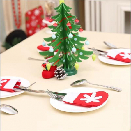 Articole pentru sărbători - Set huse pentru tacamuri, model Craciun HUSA06