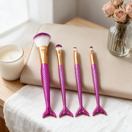 Cosmetice - Set portabil 4 pensule machiaj cu coada de sirena SL-6004roz